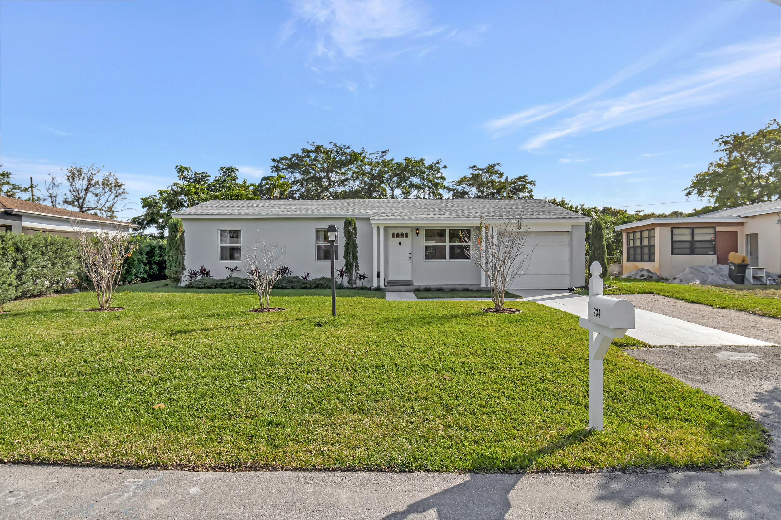 234 Northeast 20th Street Delray Beach, FL 33444 - Photo 3 of 39 21_dsc_8758