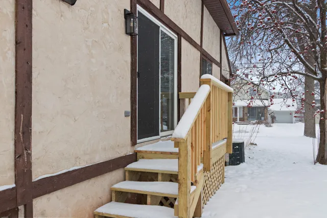 $269,900 | 907 West Oklahoma Street, Appleton, WI 54914