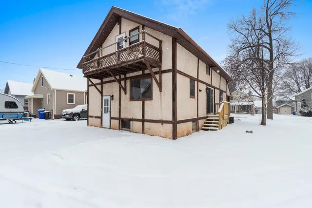 $269,900 | 907 West Oklahoma Street, Appleton, WI 54914