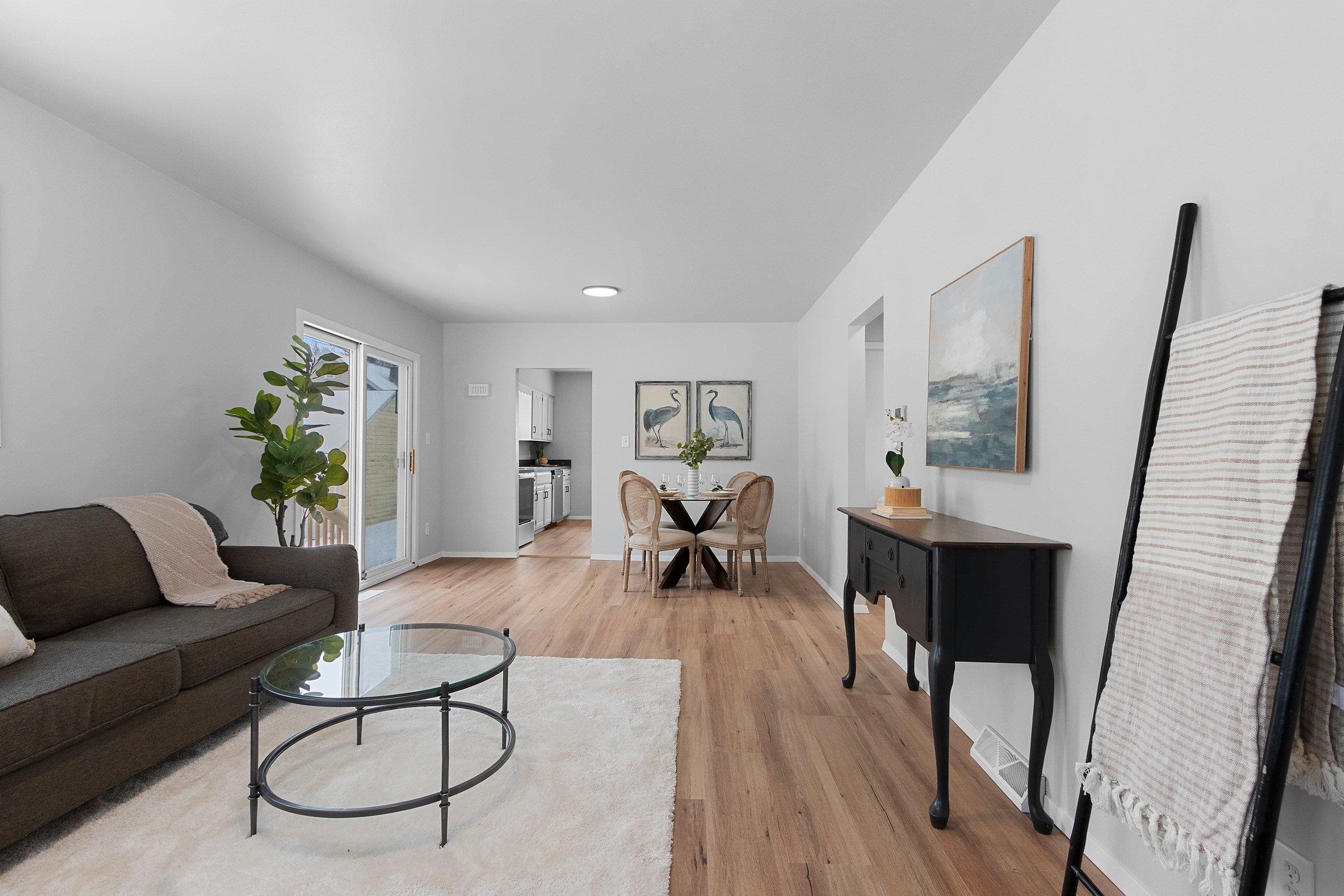 907 West Oklahoma Street Appleton, WI 54914 - Photo 3 of 40