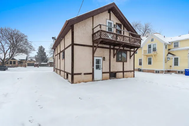 $269,900 | 907 West Oklahoma Street, Appleton, WI 54914
