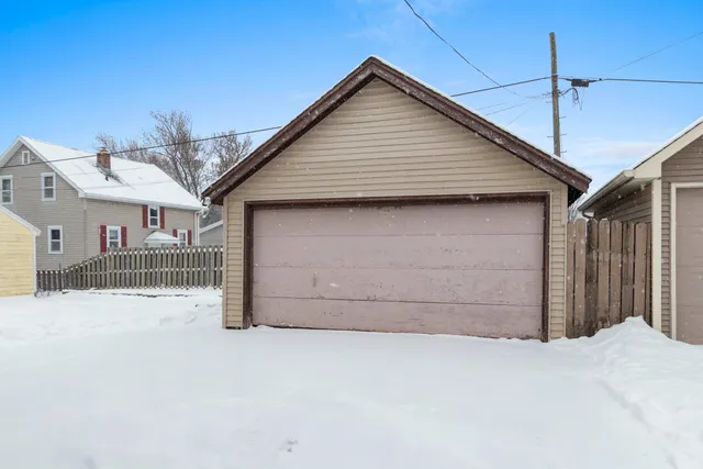 $269,900 | 907 West Oklahoma Street, Appleton, WI 54914