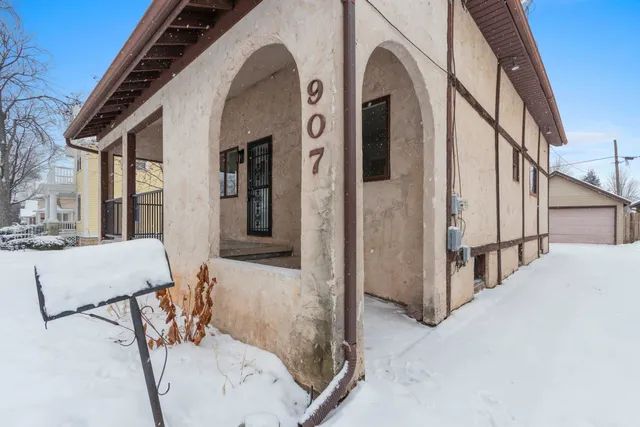 $269,900 | 907 West Oklahoma Street, Appleton, WI 54914