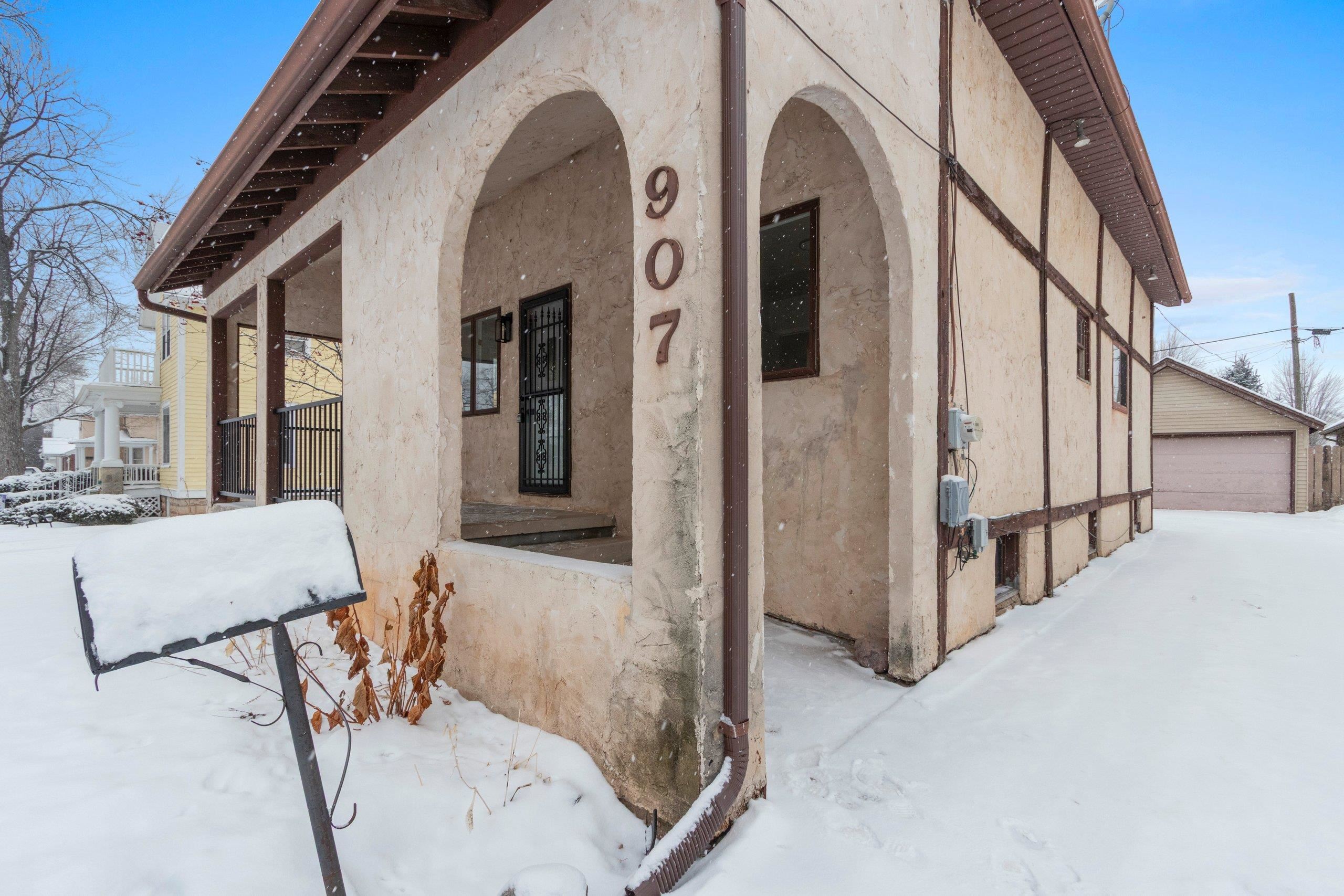 907 West Oklahoma Street Appleton, WI 54914 - Photo 33 of 40