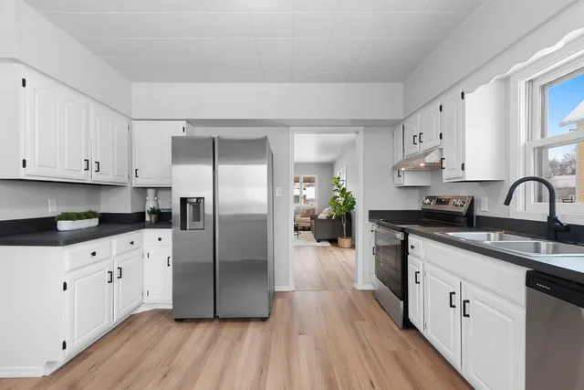 $269,900 | 907 West Oklahoma Street, Appleton, WI 54914