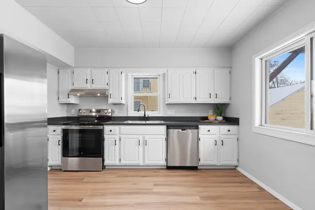 $269,900 | 907 West Oklahoma Street, Appleton, WI 54914