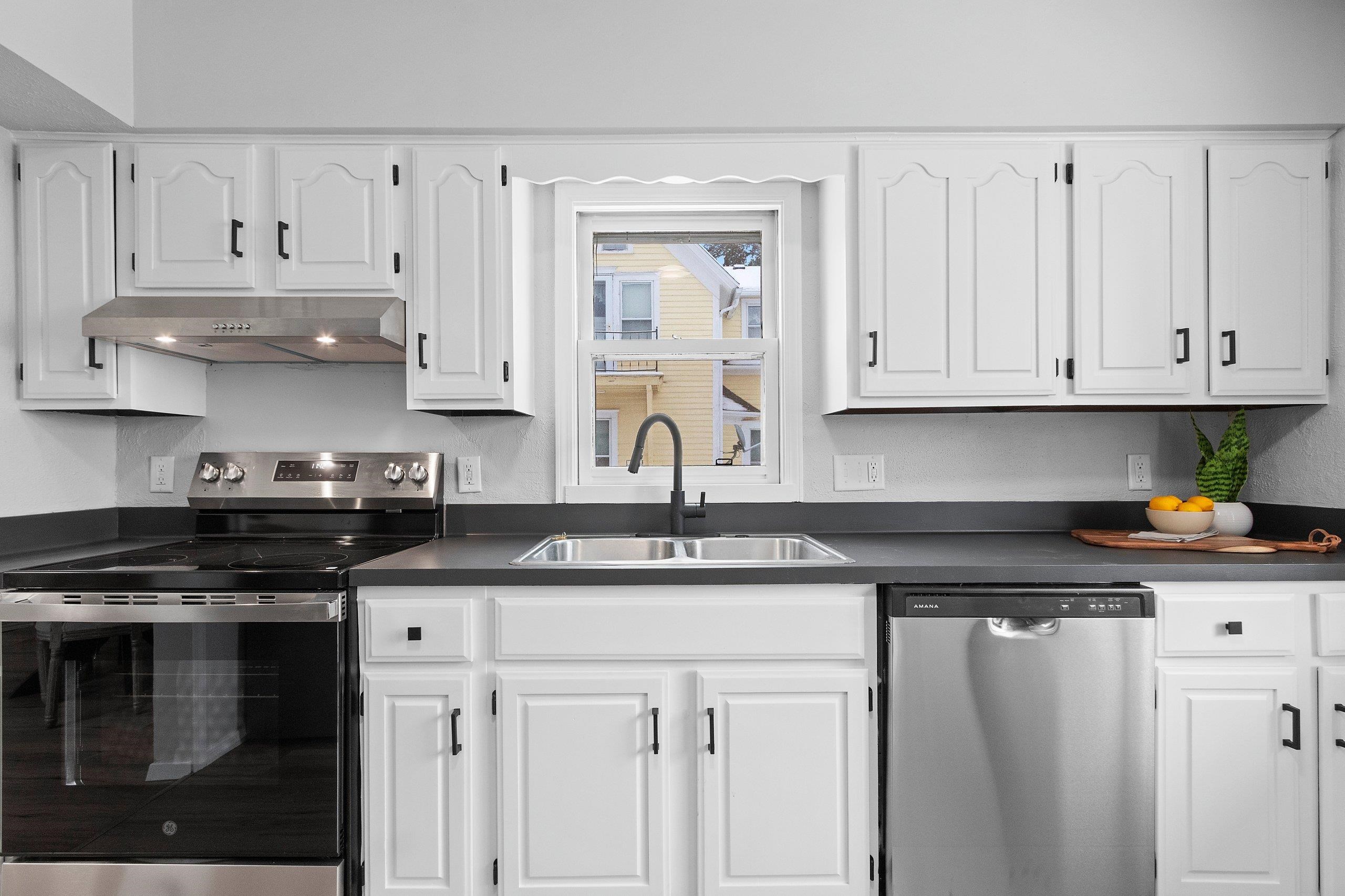 907 West Oklahoma Street Appleton, WI 54914 - Photo 9 of 40