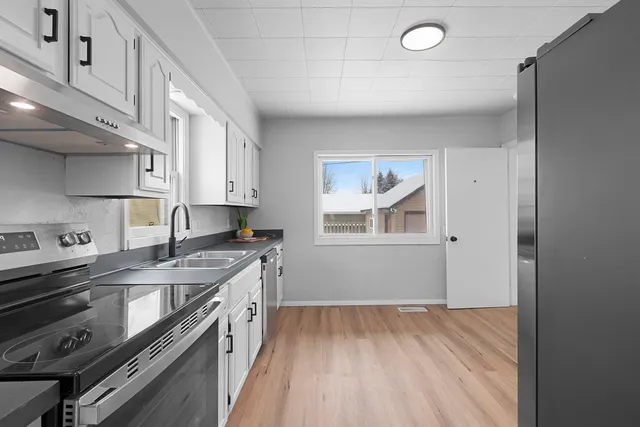 $269,900 | 907 West Oklahoma Street, Appleton, WI 54914