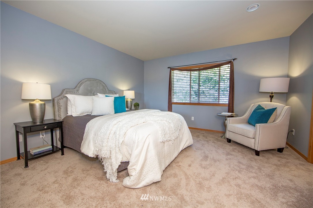252 Quincy Avenue Northeast Renton, WA 98059 - Photo 12 of 21