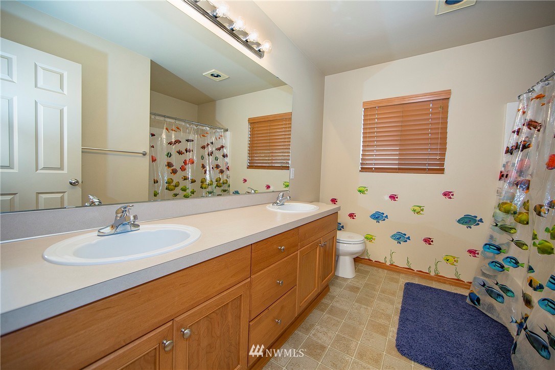 252 Quincy Avenue Northeast Renton, WA 98059 - Photo 18 of 21