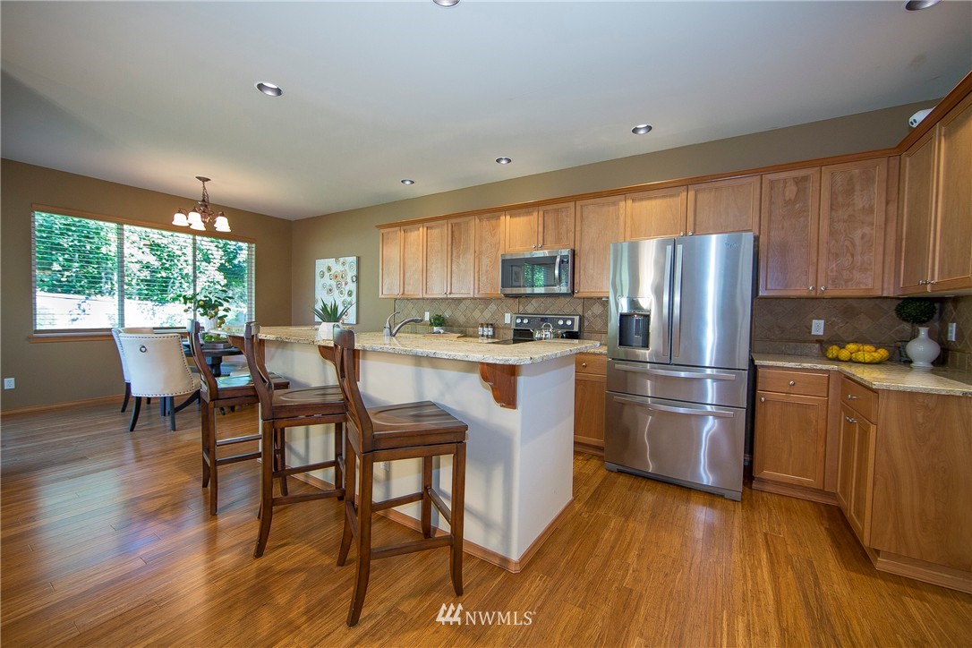 252 Quincy Avenue Northeast Renton, WA 98059 - Photo 5 of 21