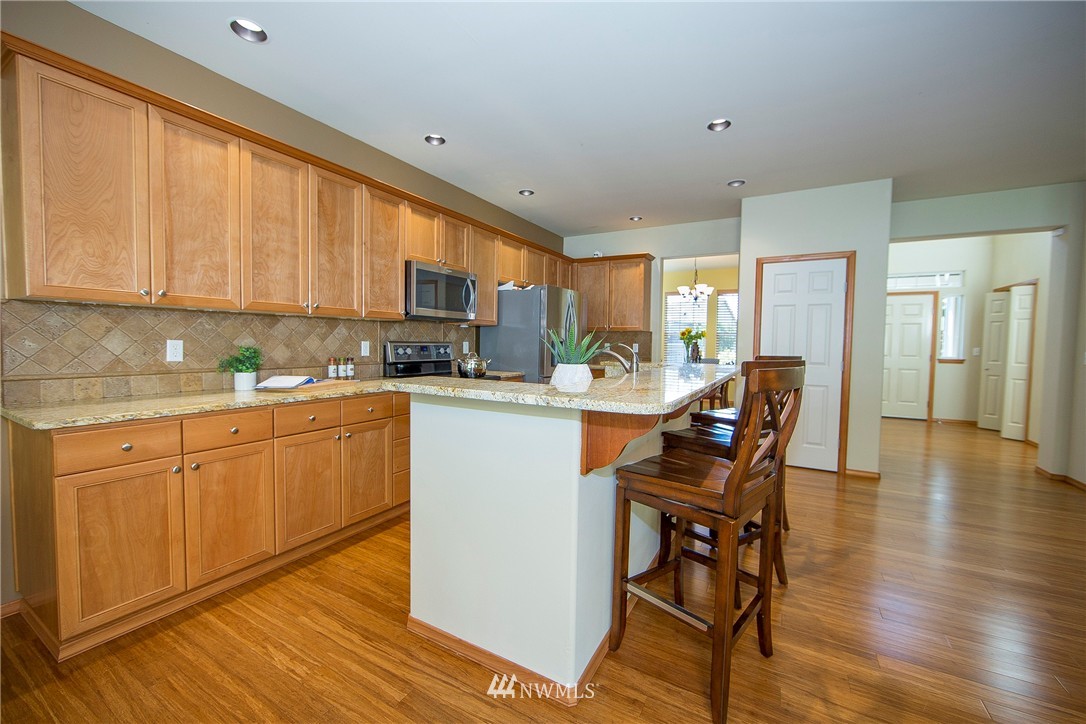 252 Quincy Avenue Northeast Renton, WA 98059 - Photo 6 of 21