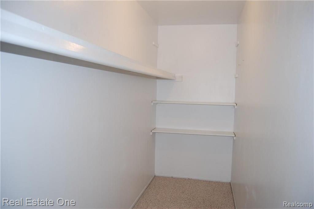 525 East University Drive, Unit 94 Rochester, MI 48307 - Photo 11 of 16