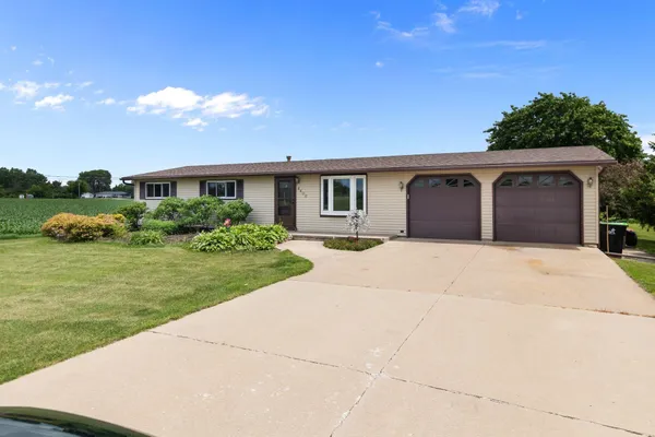 $229,900 | 4400 County Rd T, Oshkosh, WI 54904