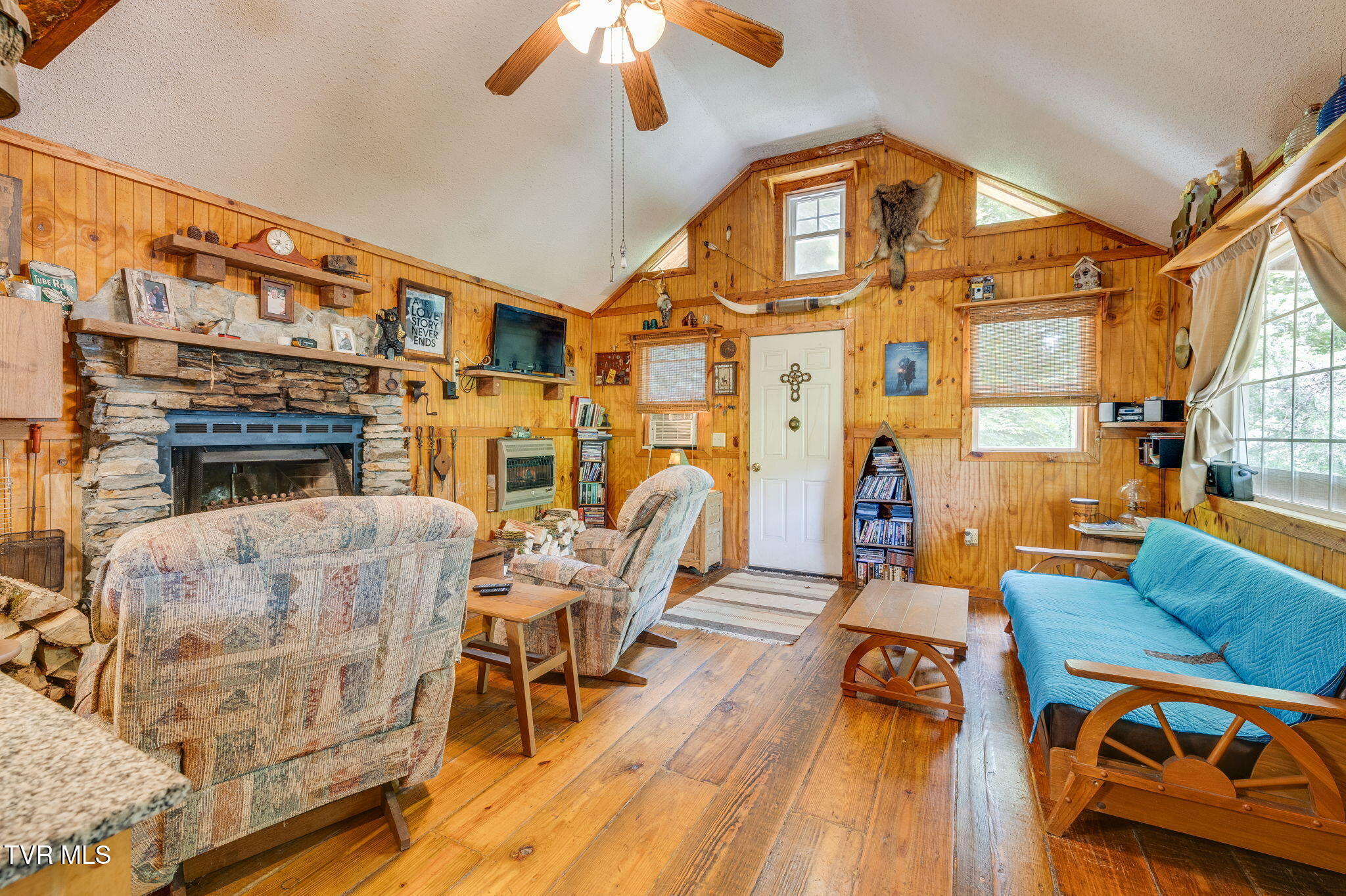 2453 Waters Edge Road Duffield, VA 24244 - Photo 7 of 27 007