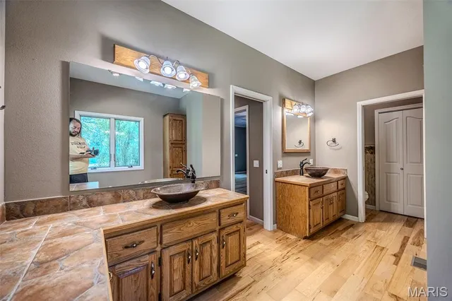 $459,900 | 10925 US Highway 63, Licking, MO 65542