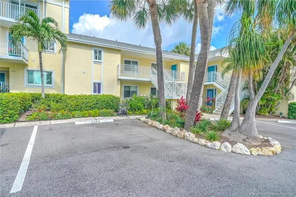 $2,000 | 5553 Northeast Gulfstream Way, Jensen Beach, FL 34957