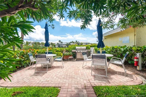 $2,000 | 5553 Northeast Gulfstream Way, Jensen Beach, FL 34957