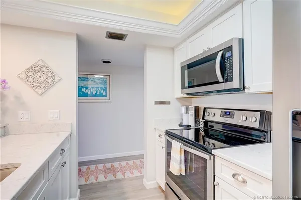 $2,000 | 5553 Northeast Gulfstream Way, Jensen Beach, FL 34957