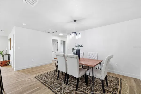 $425,000 | 2711 Washington Road, Valrico, FL 33594