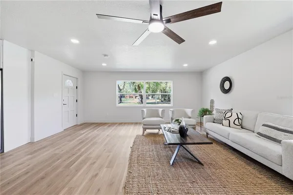 $425,000 | 2711 Washington Road, Valrico, FL 33594