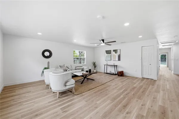 $425,000 | 2711 Washington Road, Valrico, FL 33594