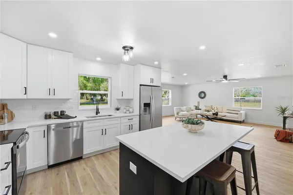 $425,000 | 2711 Washington Road, Valrico, FL 33594