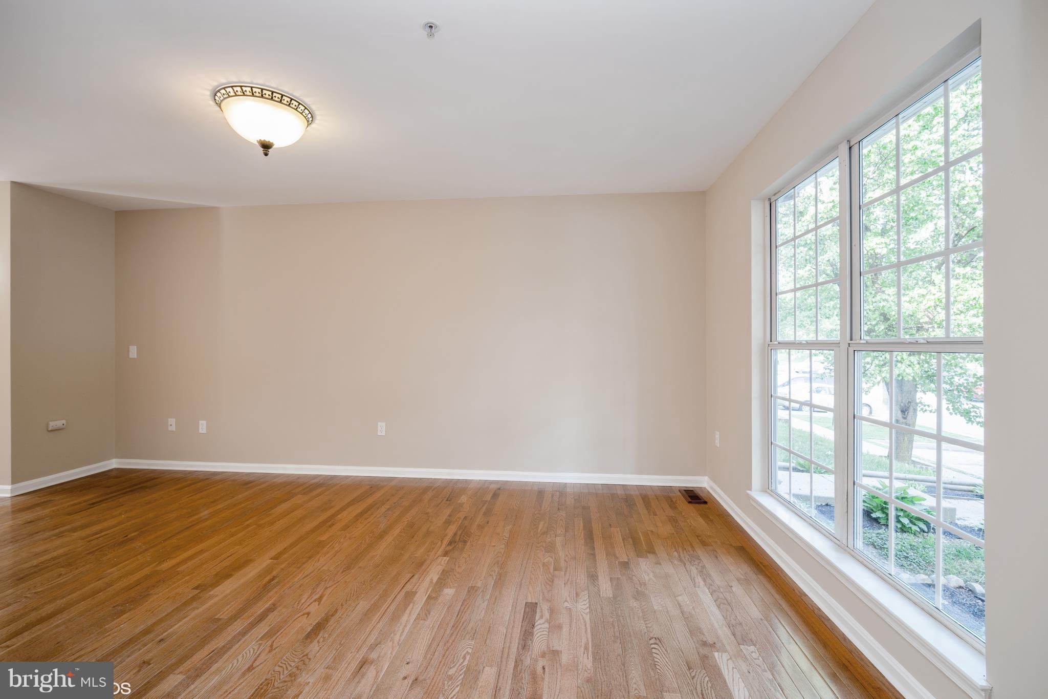 7390 Maury Road Baltimore, MD 21244 - Photo 2 of 30 Living Room
