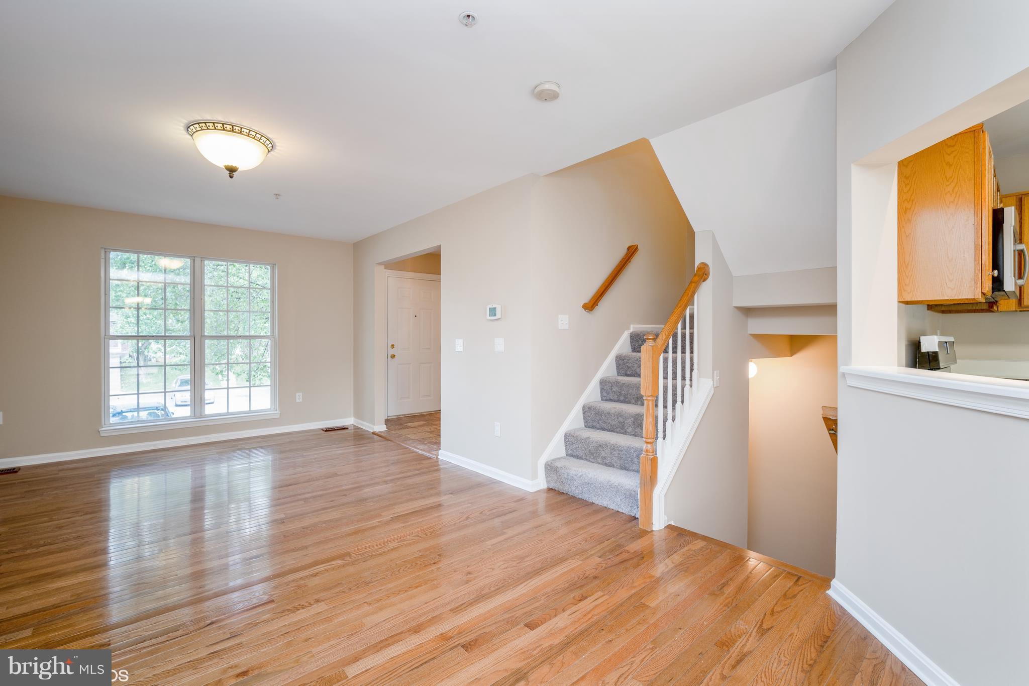7390 Maury Road Baltimore, MD 21244 - Photo 3 of 30 Living Room