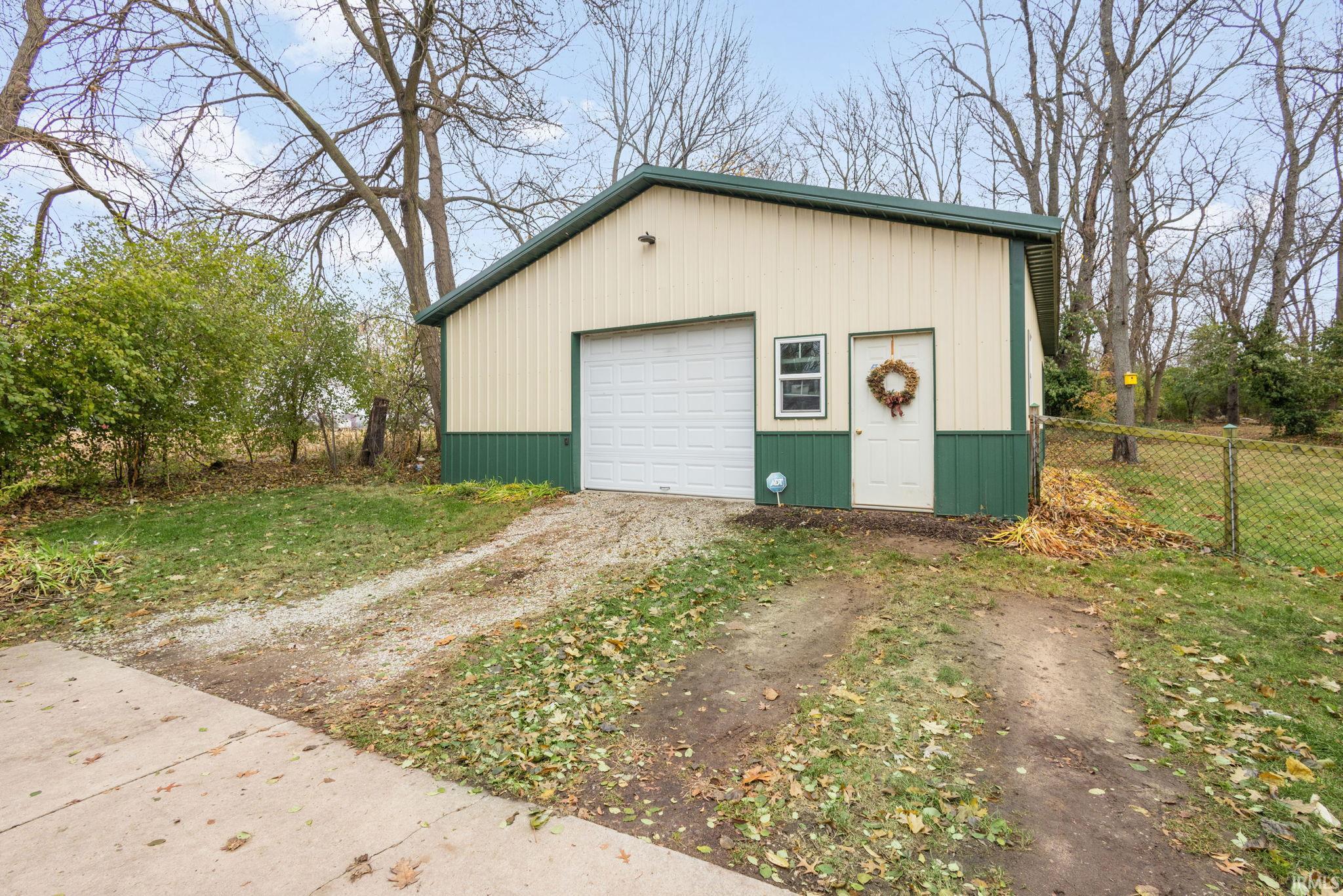 50830 Mayflower Road South Bend, IN 46628 - Photo 4 of 36 Gallery Image 4