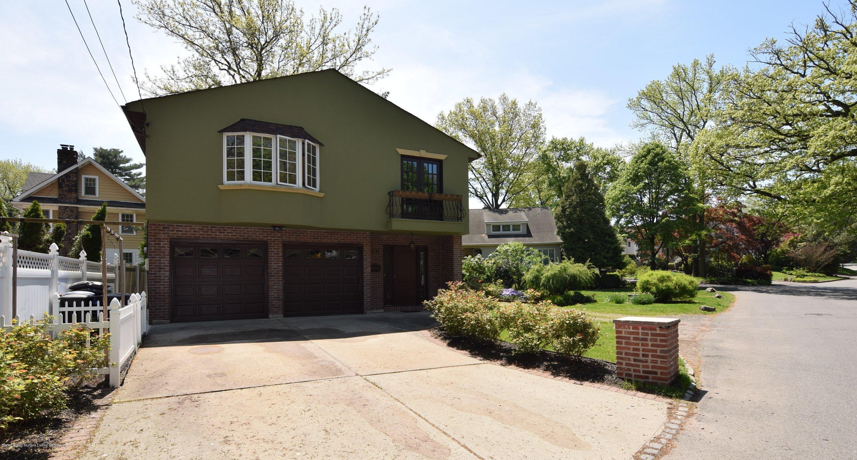 78 Dent Road Staten Island, NY 10308 - Photo 3 of 32 (3) Front Left