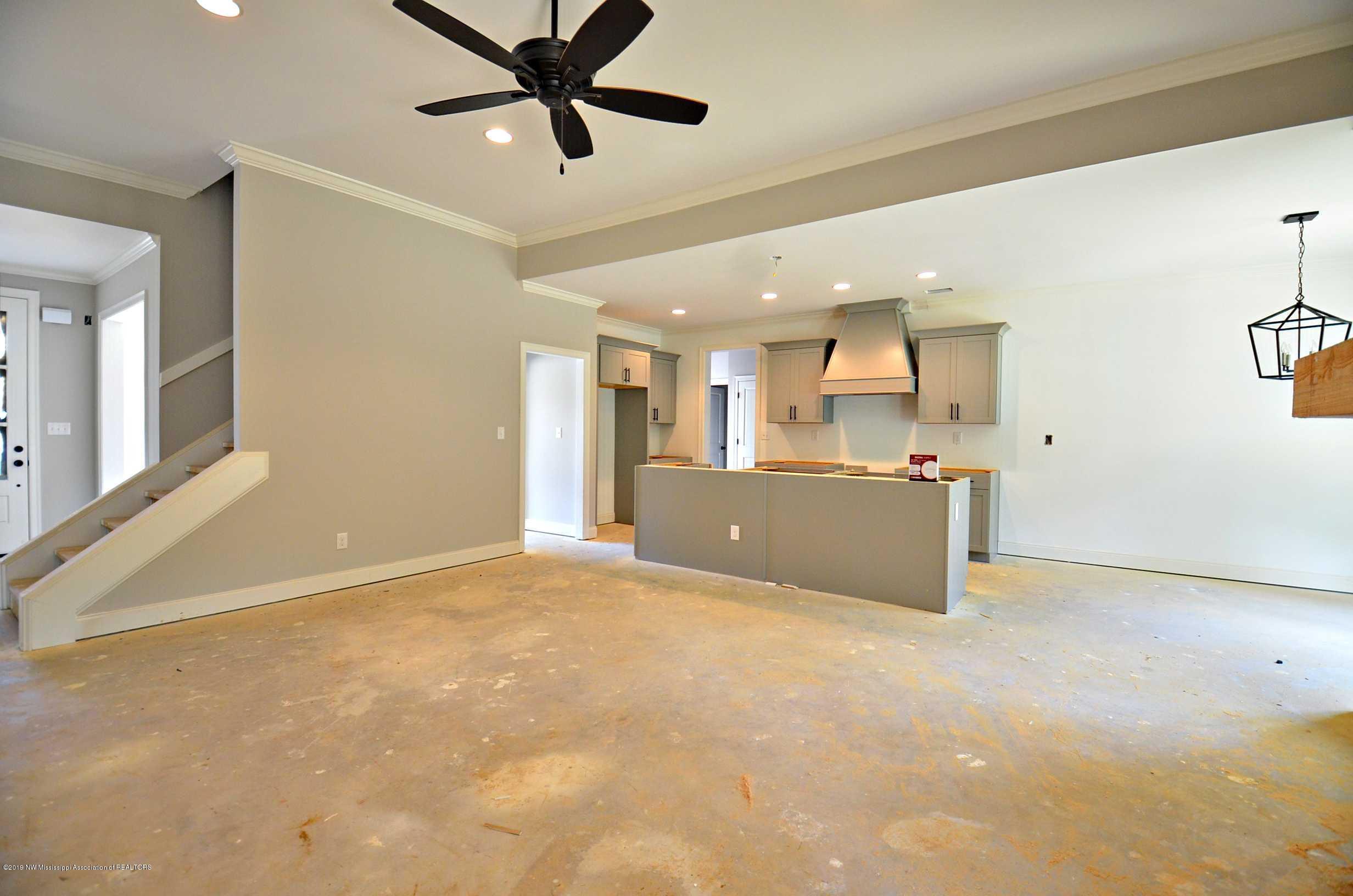 5550 Chapel Ridge Trail Olive Branch, MS 38654 - Photo 4 of 8 Great Room & Kitchen