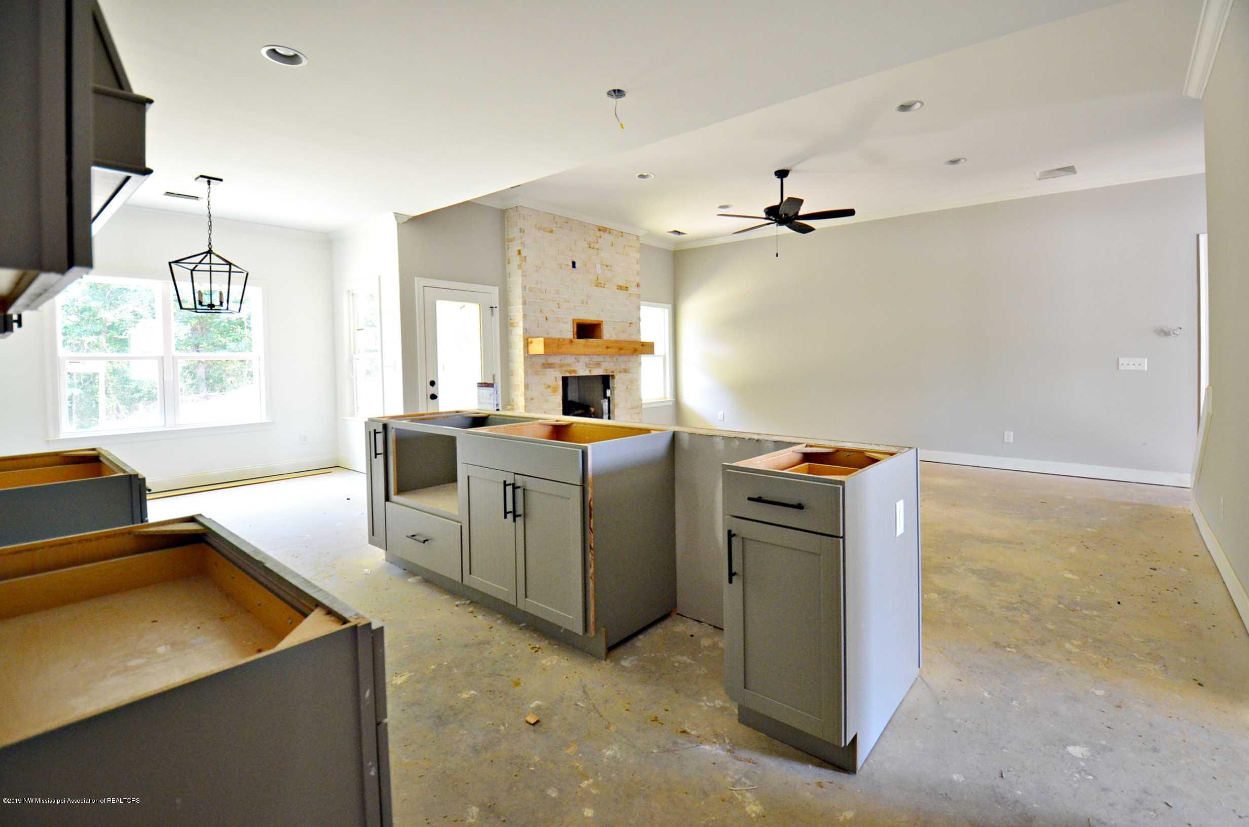 5550 Chapel Ridge Trail Olive Branch, MS 38654 - Photo 5 of 8 Kitchen