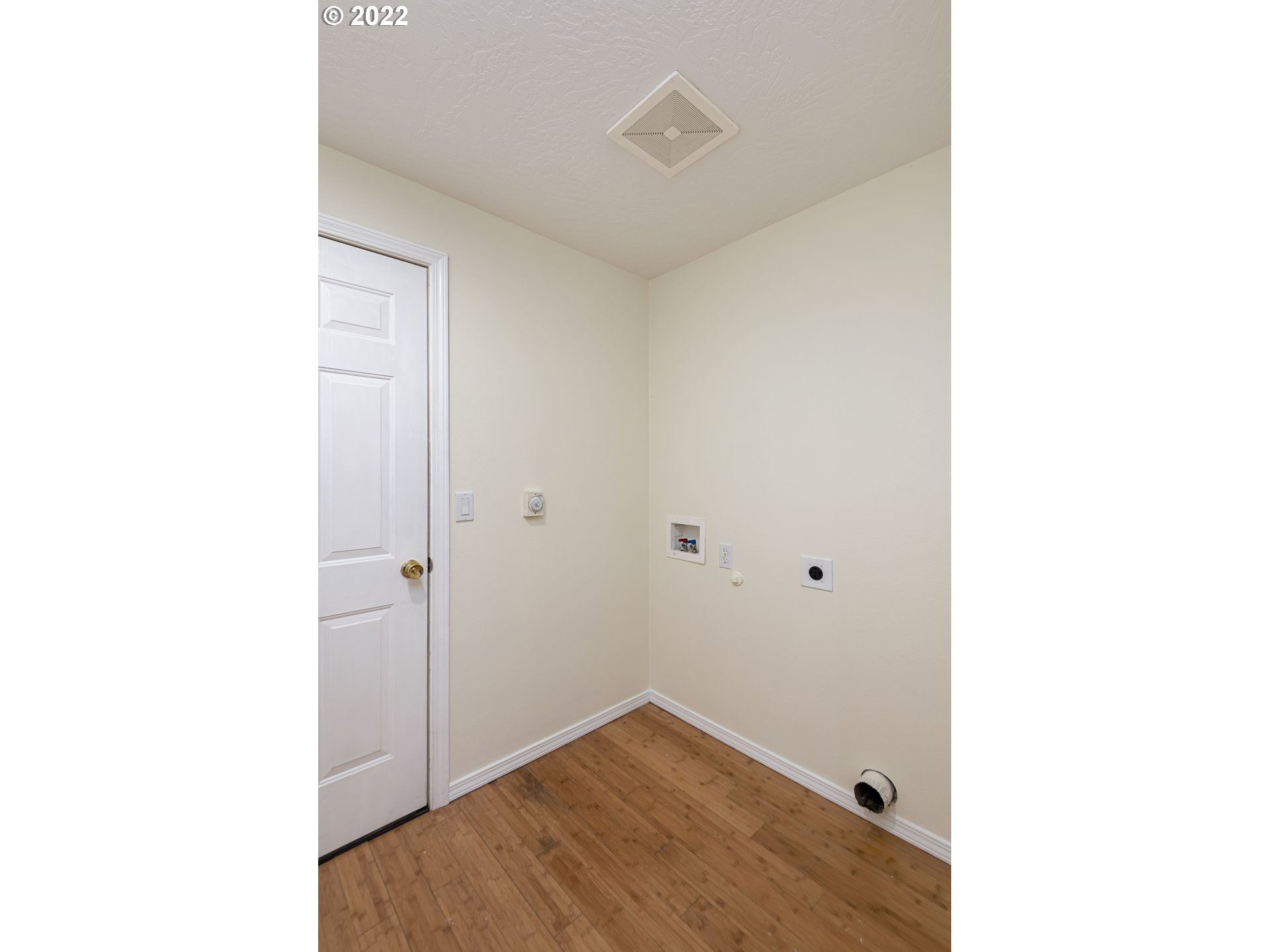 1640 South 60th Street Springfield, OR 97478 - Photo 12 of 26