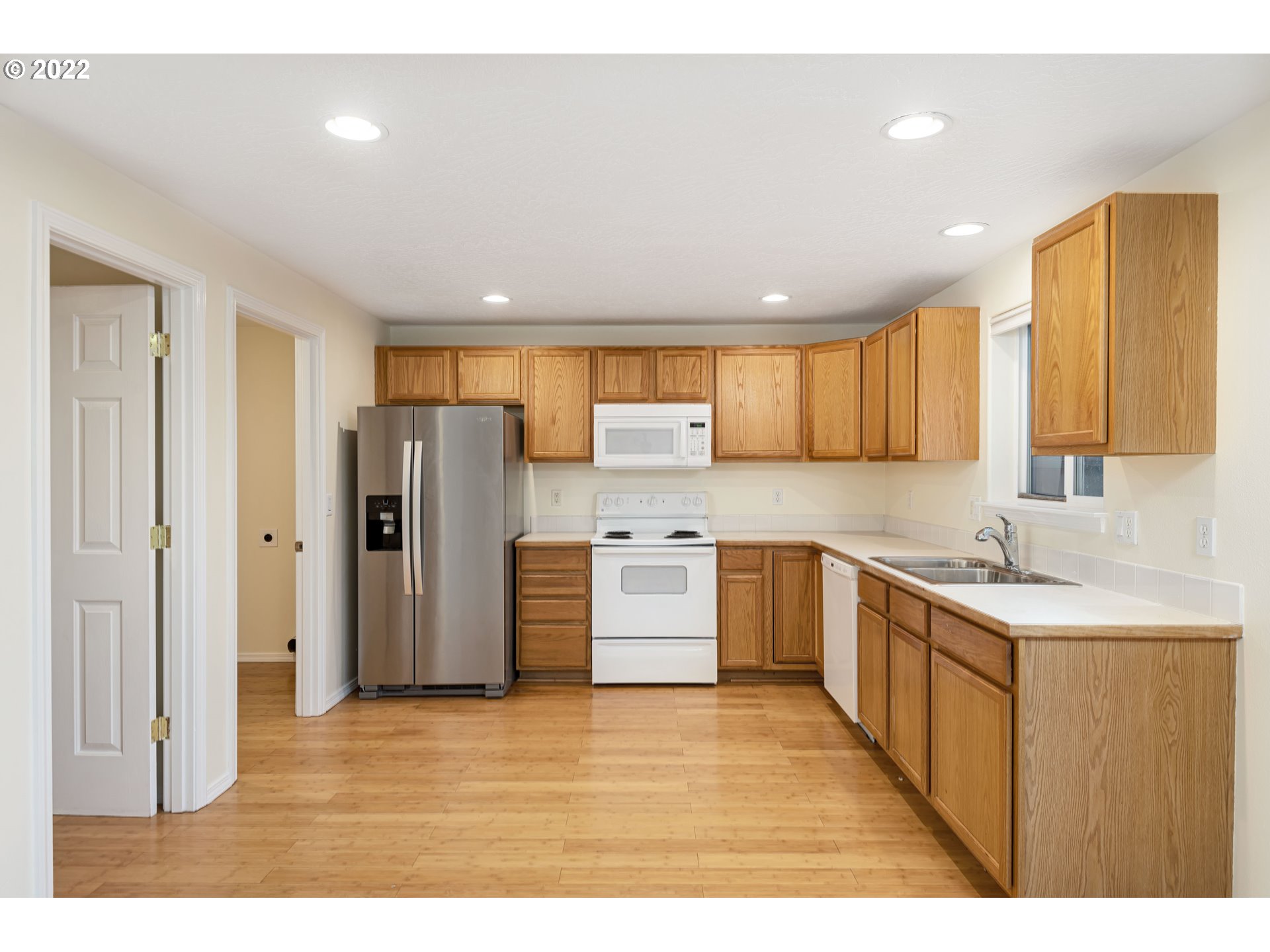 1640 South 60th Street Springfield, OR 97478 - Photo 8 of 26