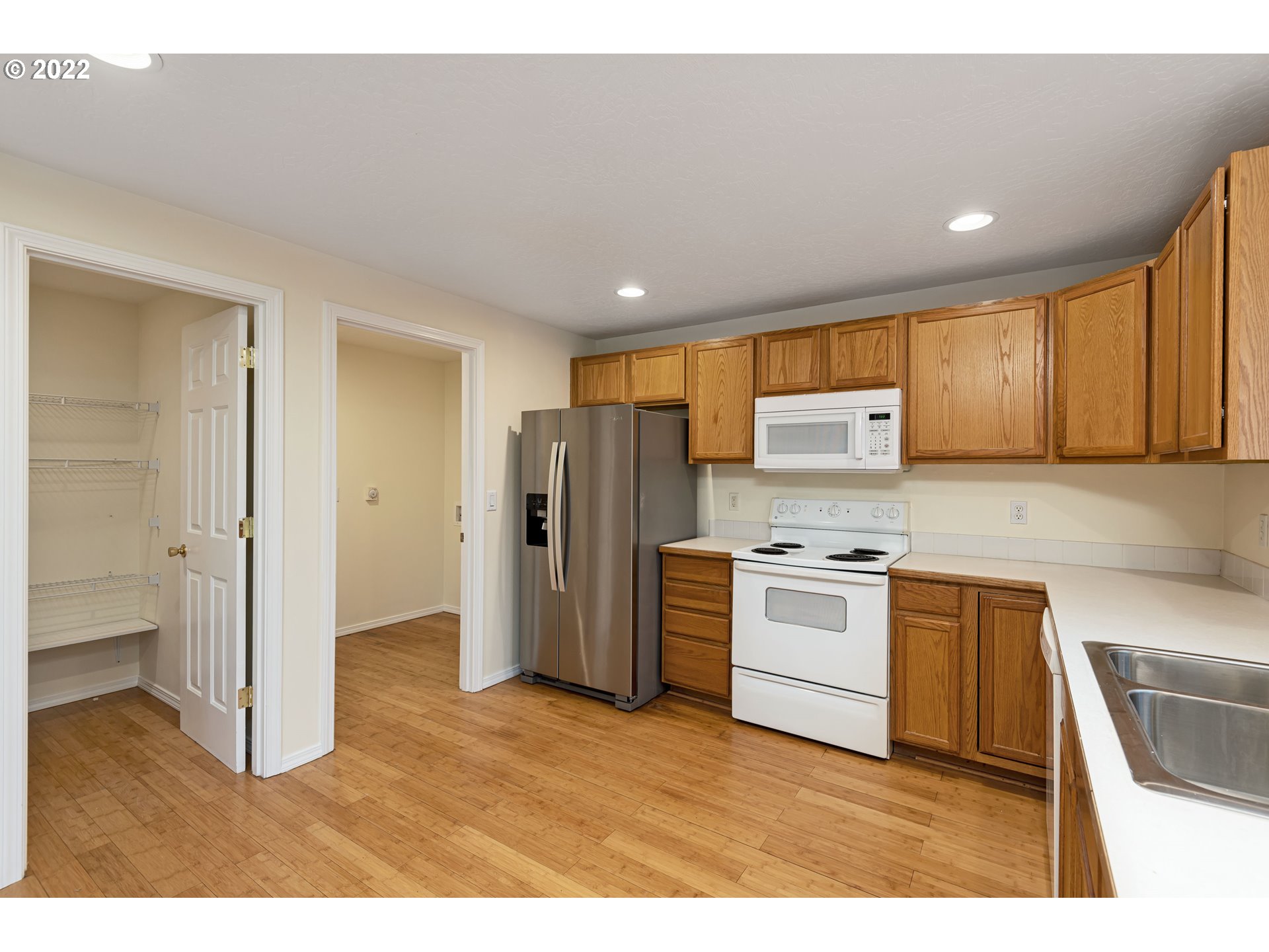 1640 South 60th Street Springfield, OR 97478 - Photo 10 of 26