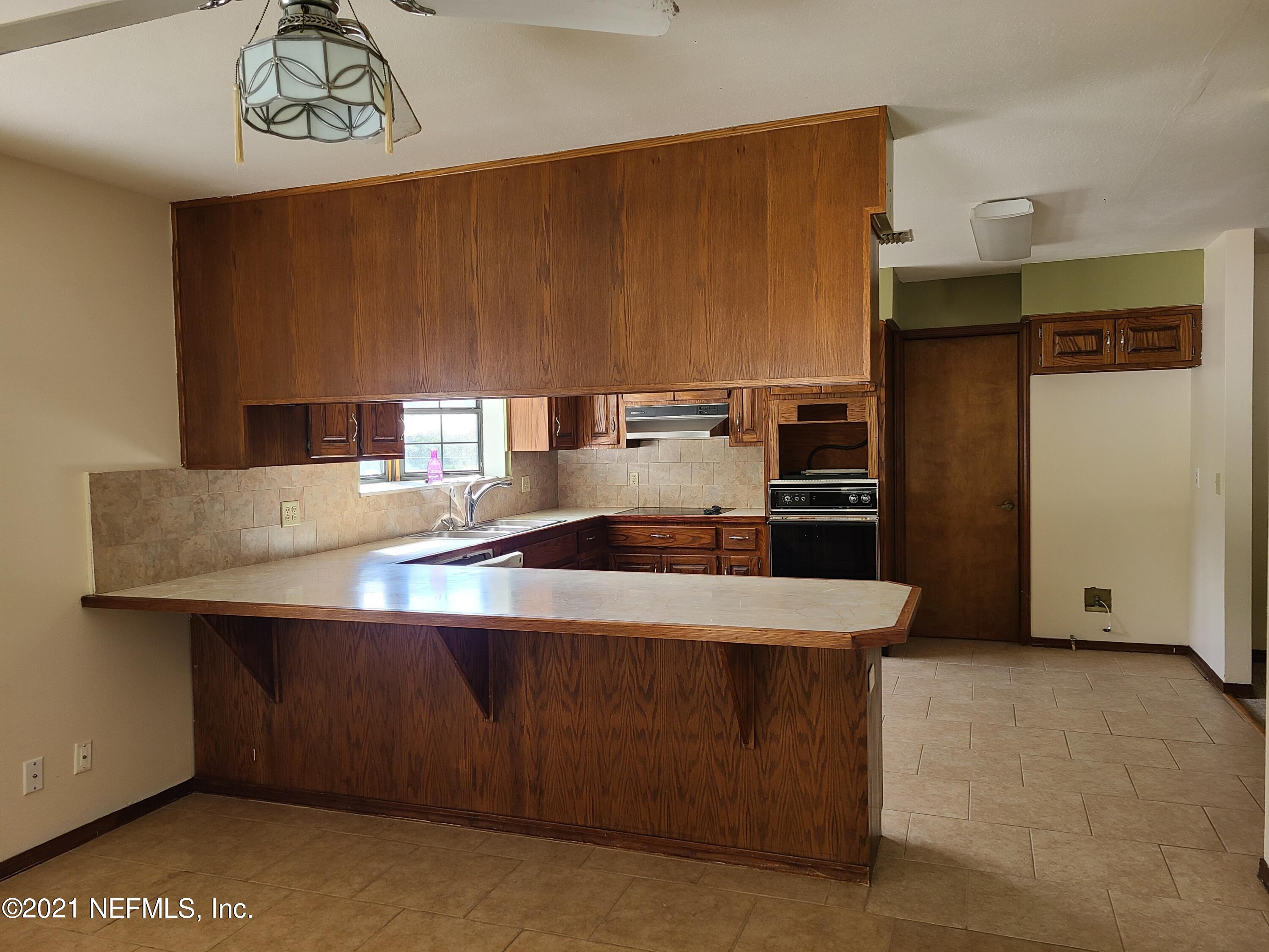 12457 Knotah Road Jacksonville, FL 32258 - Photo 5 of 13 Eat in Space