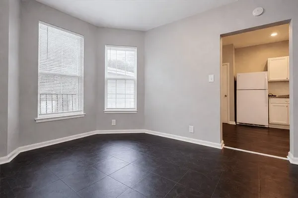 $1,000 | 511 West Cleveland Street, Unit 1, Alvin, TX 77511