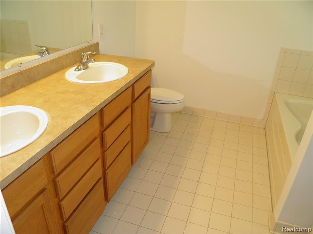 3237 Everett Drive Rochester Hills, MI 48307 - Photo 19 of 34