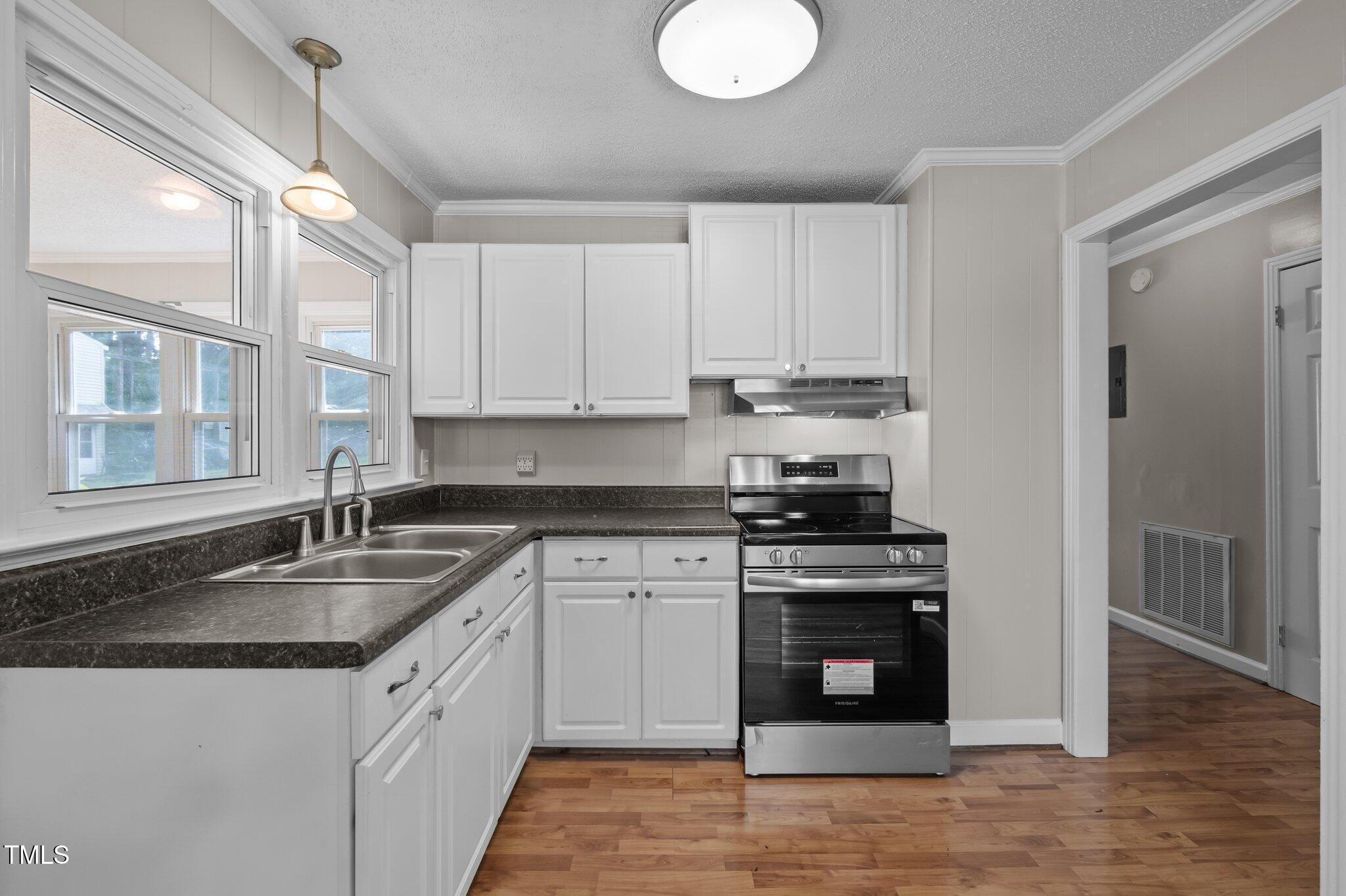 1416 Chestnut Street Roxboro, NC 27573 - Photo 11 of 38 19-web-or-mls-P1065349