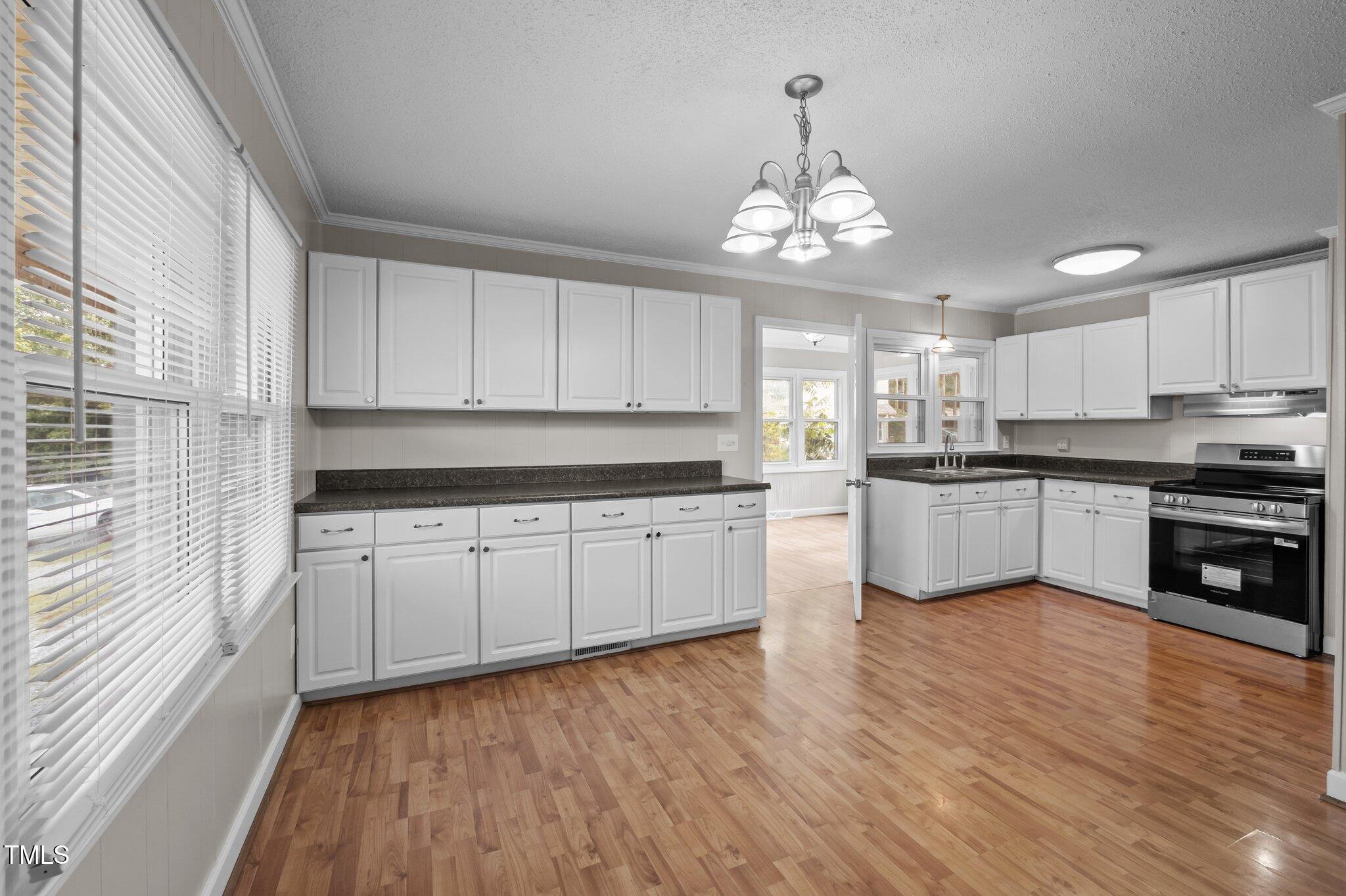 1416 Chestnut Street Roxboro, NC 27573 - Photo 13 of 38 16-web-or-mls-P1065340