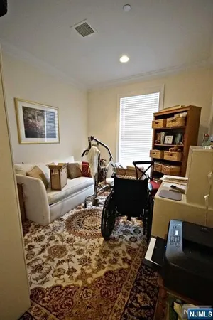 $2,950 | 5 Tenakill Park East, Unit 106, Cresskill, NJ 07626