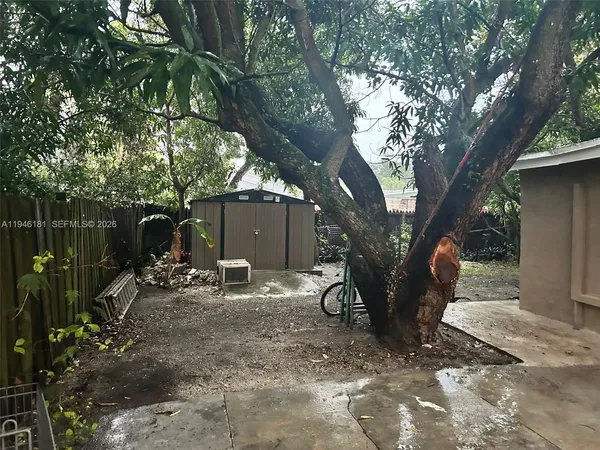$1,900 | 261 Northwest 49th Street, Unit C, Miami, FL 33127