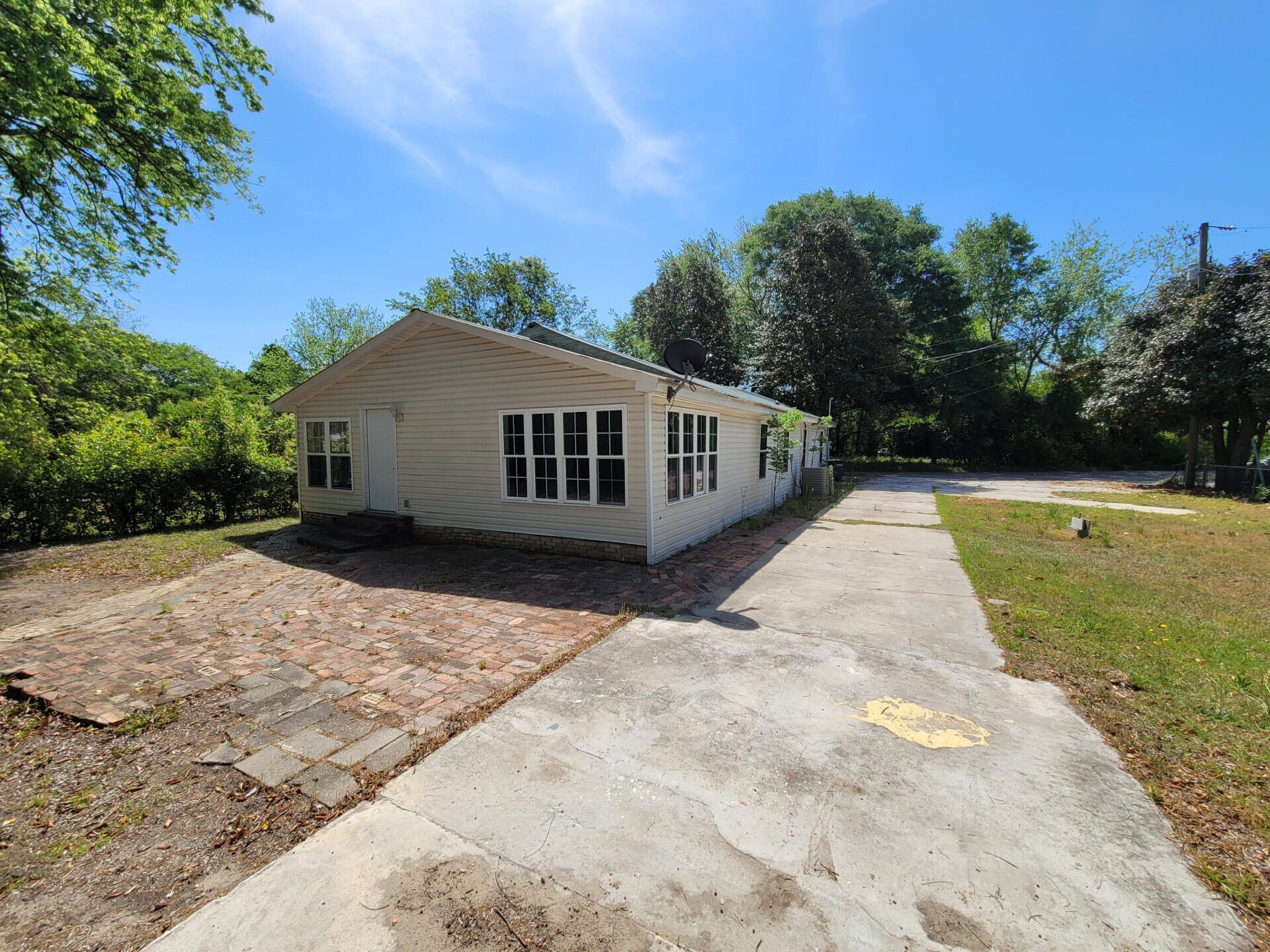 334 Queen Street Sumter, SC 29150 - Photo 3 of 16