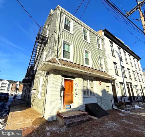 $1,400 | 21 East Union Street, Burlington, NJ 08016