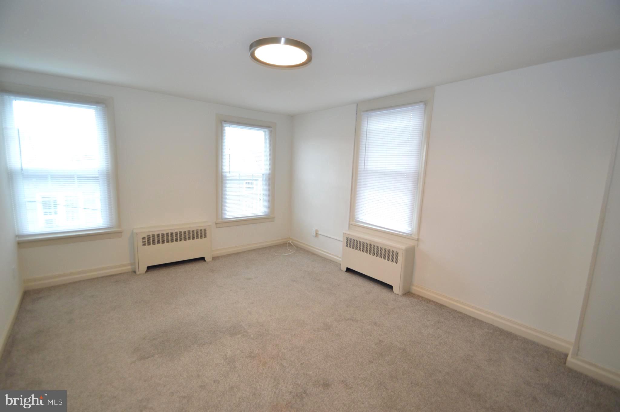 21 East Union Street Burlington, NJ 08016 - Photo 4 of 11