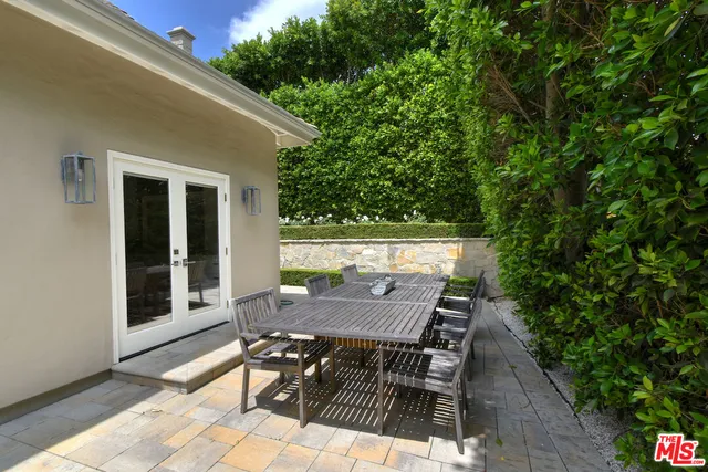 a view of outdoor space yard and patio