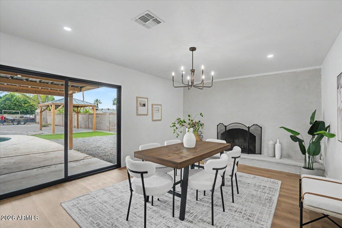 2908 South George Drive Tempe, AZ 85282 - Photo 13 of 21 36-Dining Area