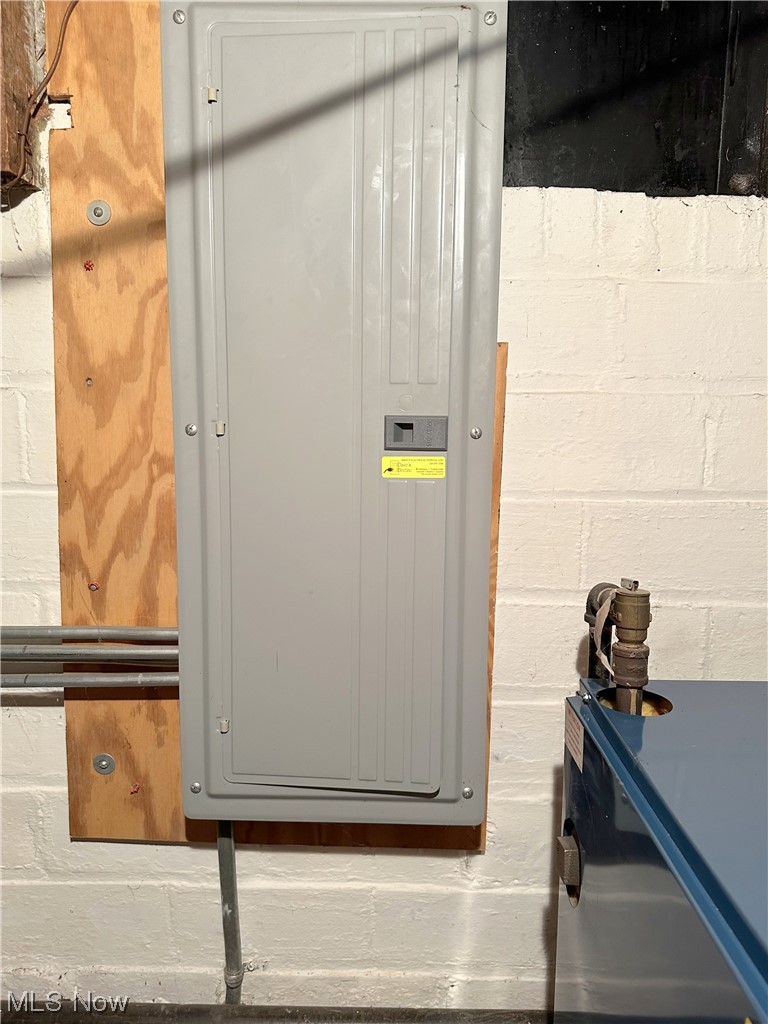 3263 Chadbourne Road Cleveland, OH 44120 - Photo 31 of 35 Newer Circuit Breaker Box