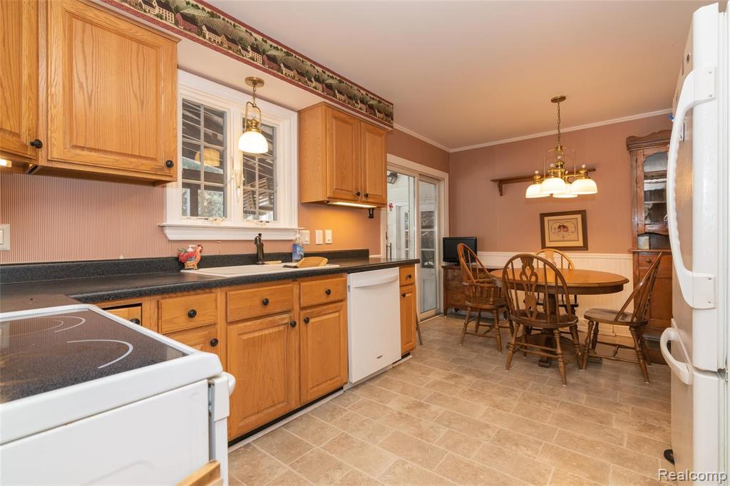 6025 Brighton Road Brighton, MI 48116 - Photo 10 of 45